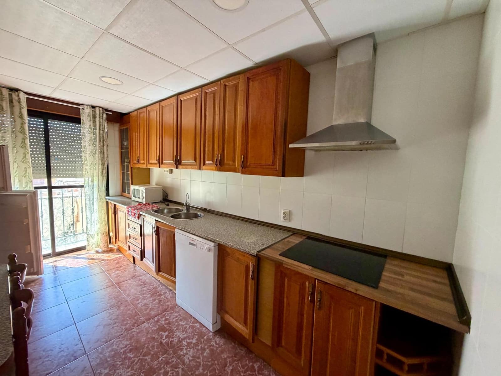 4 slaapkamer Flat te koop in Almeria stad - € 225.000 (Ref: 9894055)