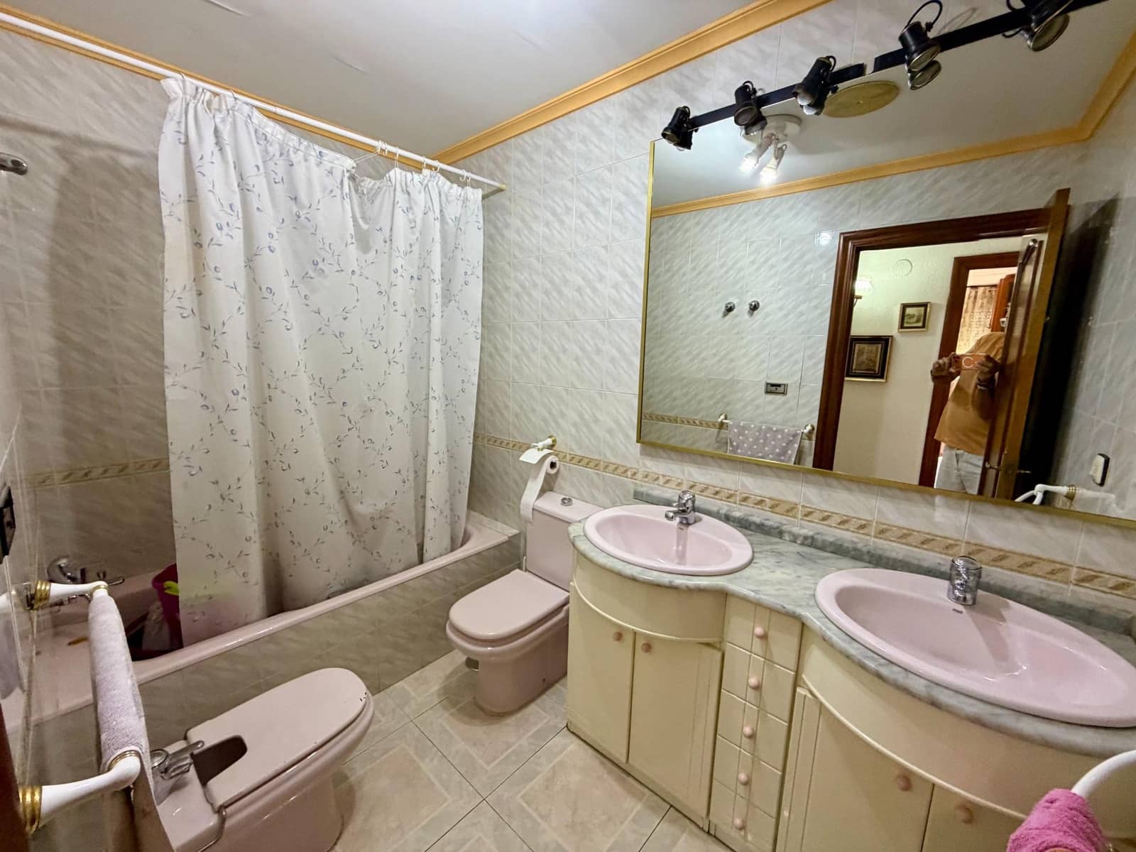 4 slaapkamer Flat te koop in Almeria stad - € 225.000 (Ref: 9894055)