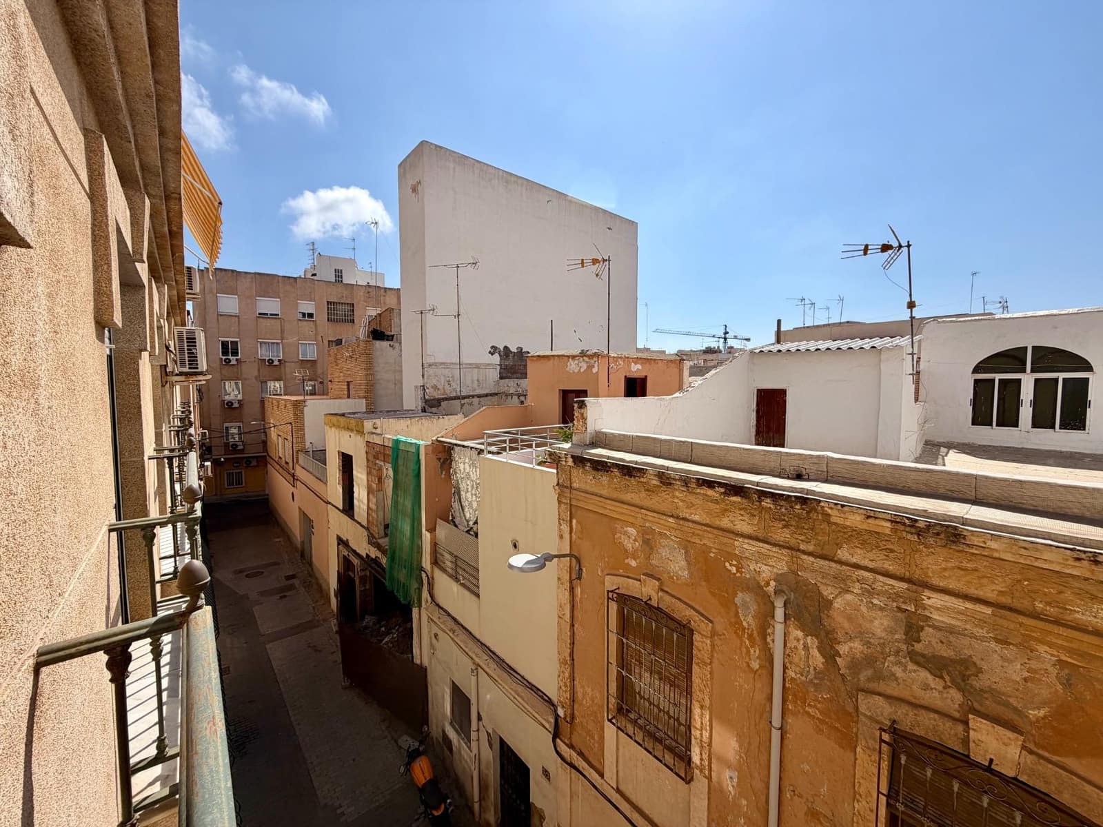 4 slaapkamer Flat te koop in Almeria stad - € 225.000 (Ref: 9894055)