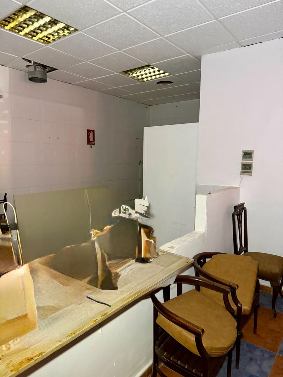 Local Comercial en Huércal de Almería en venta - 139.000 € (Ref: 9896480)