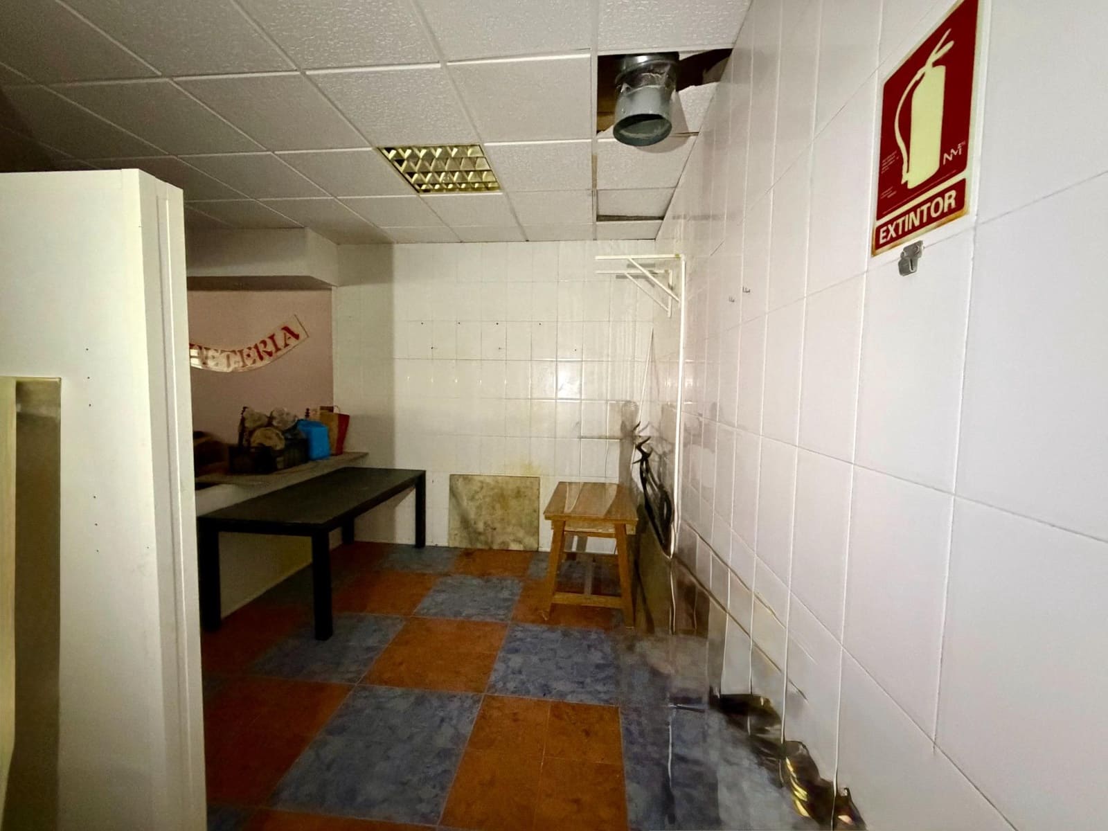 Local Comercial en Huércal de Almería en venta - 139.000 € (Ref: 9896480)