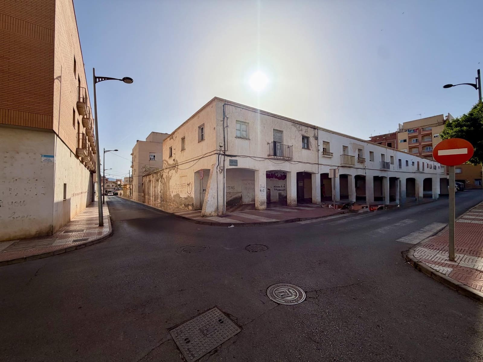 6 bedroom Commercial for sale in Roquetas de Mar - € 215,000 (Ref: 9922453)