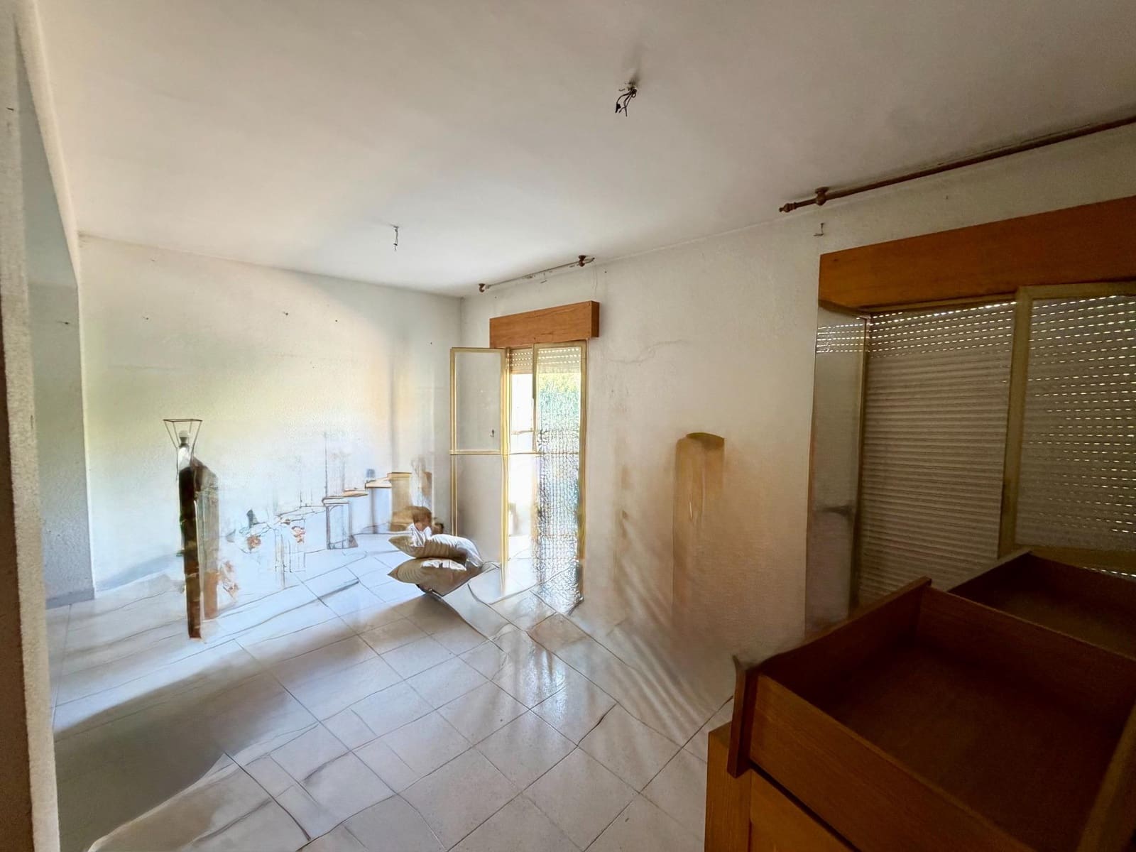 6 bedroom Commercial for sale in Roquetas de Mar - € 215,000 (Ref: 9922453)