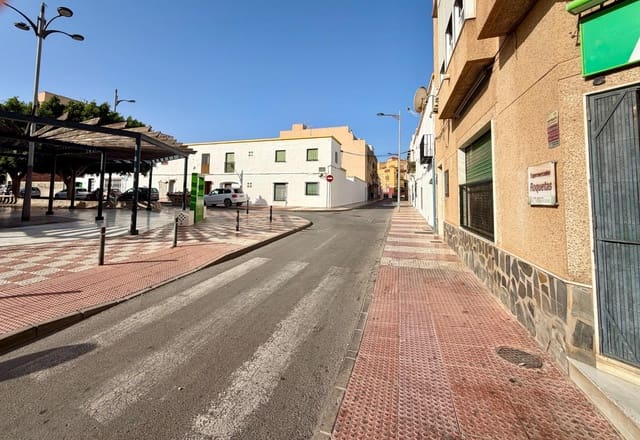 6 quarto Comercial para venda em Roquetas de Mar - 215 000 € (Ref: 9922453)