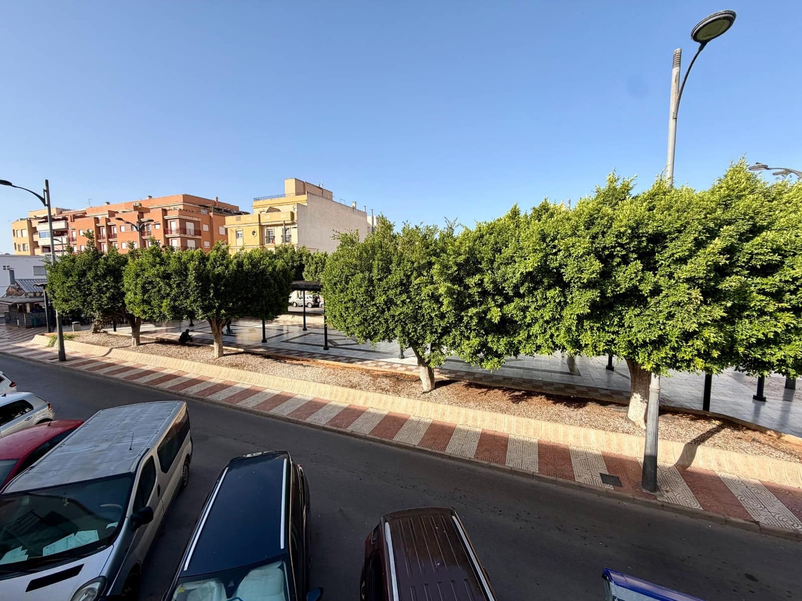 6 bedroom Commercial for sale in Roquetas de Mar - € 215,000 (Ref: 9922453)