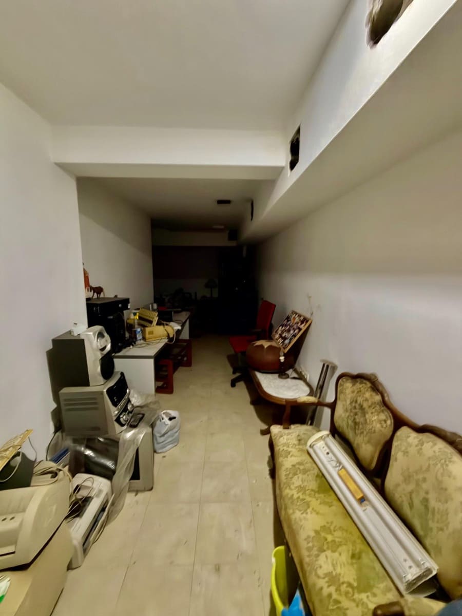 Commercieel te koop in Almeria stad - € 85.000 (Ref: 9948065)