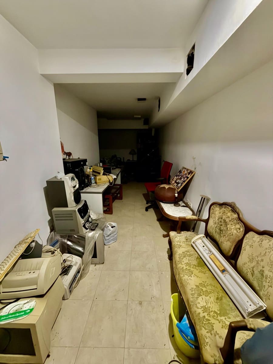 Commercieel te koop in Almeria stad - € 85.000 (Ref: 9948065)
