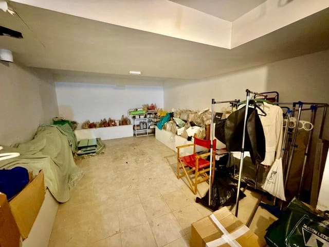 Kommersiell til salgs i Centro, Almería by - € 85 000 (Ref: 9948065)