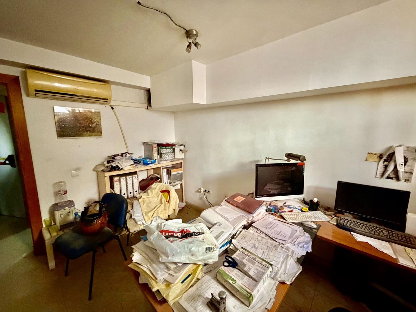 Commercieel te koop in Almeria stad - € 85.000 (Ref: 9948065)
