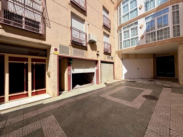 Garage til salg i Centro, Almería by - € 25.000 (Ref: 9948066)
