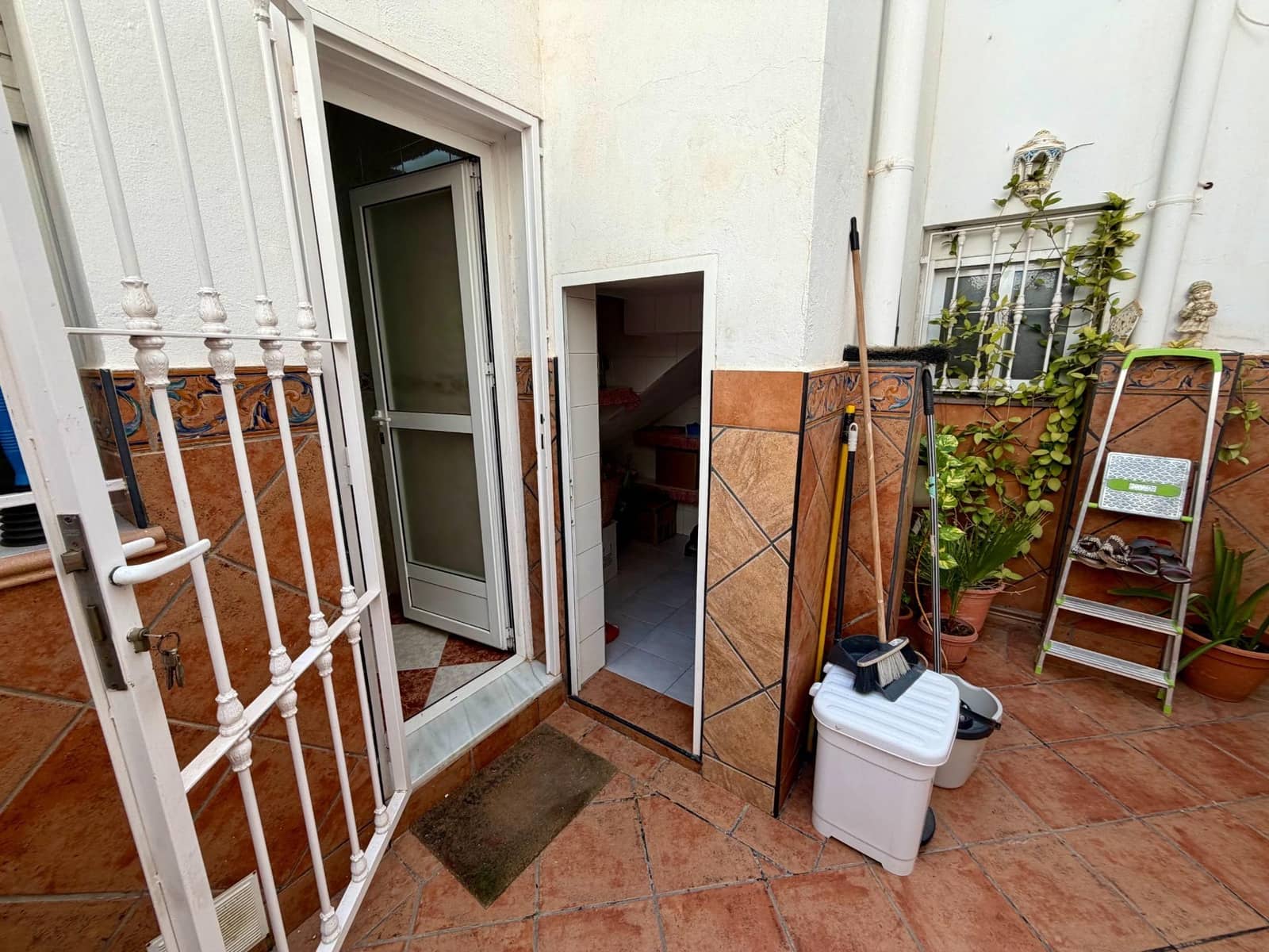 4 bedroom Terraced Villa for sale in Almeria city - € 249,000 (Ref: 9973449)