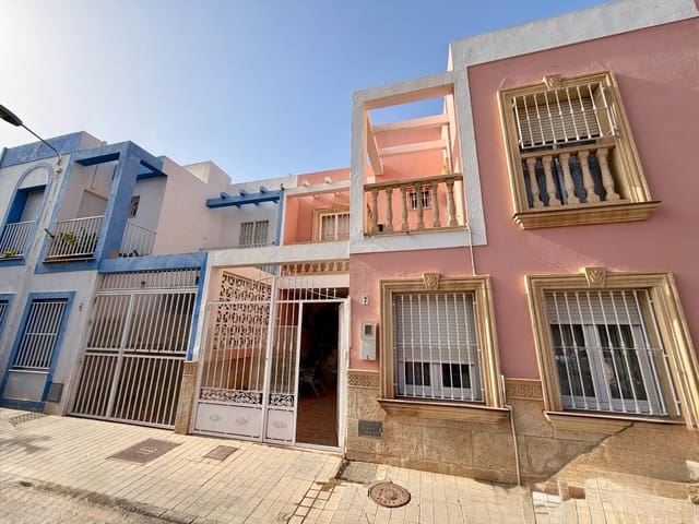 4 soverom Rekkehus til salgs i Almería by - € 249 000 (Ref: 9973449)
