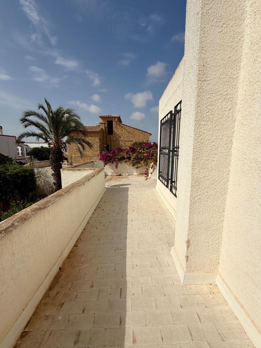 8 bedroom Villa for sale in Vera - € 399,900 (Ref: 9977436)