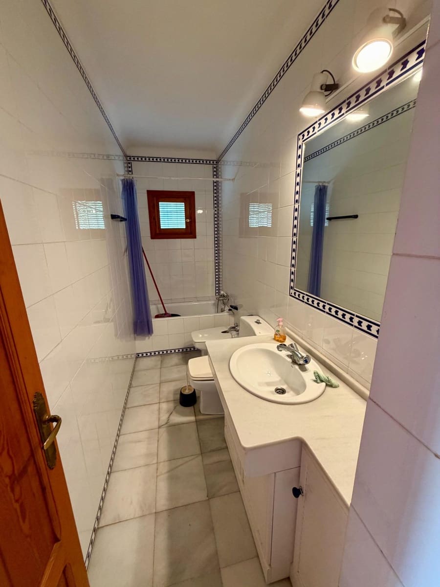 8 bedroom Villa for sale in Vera - € 399,900 (Ref: 9977436)
