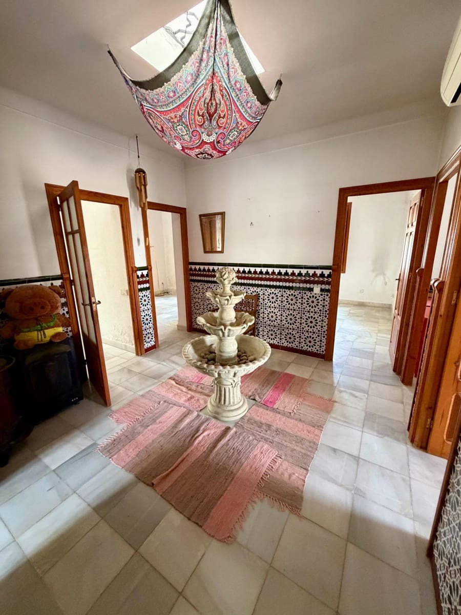 8 bedroom Villa for sale in Vera - € 399,900 (Ref: 9977436)