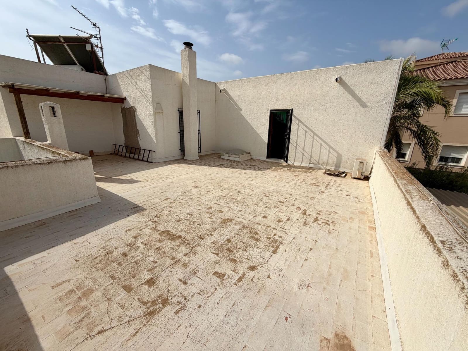 8 bedroom Villa for sale in Vera - € 399,900 (Ref: 9977436)