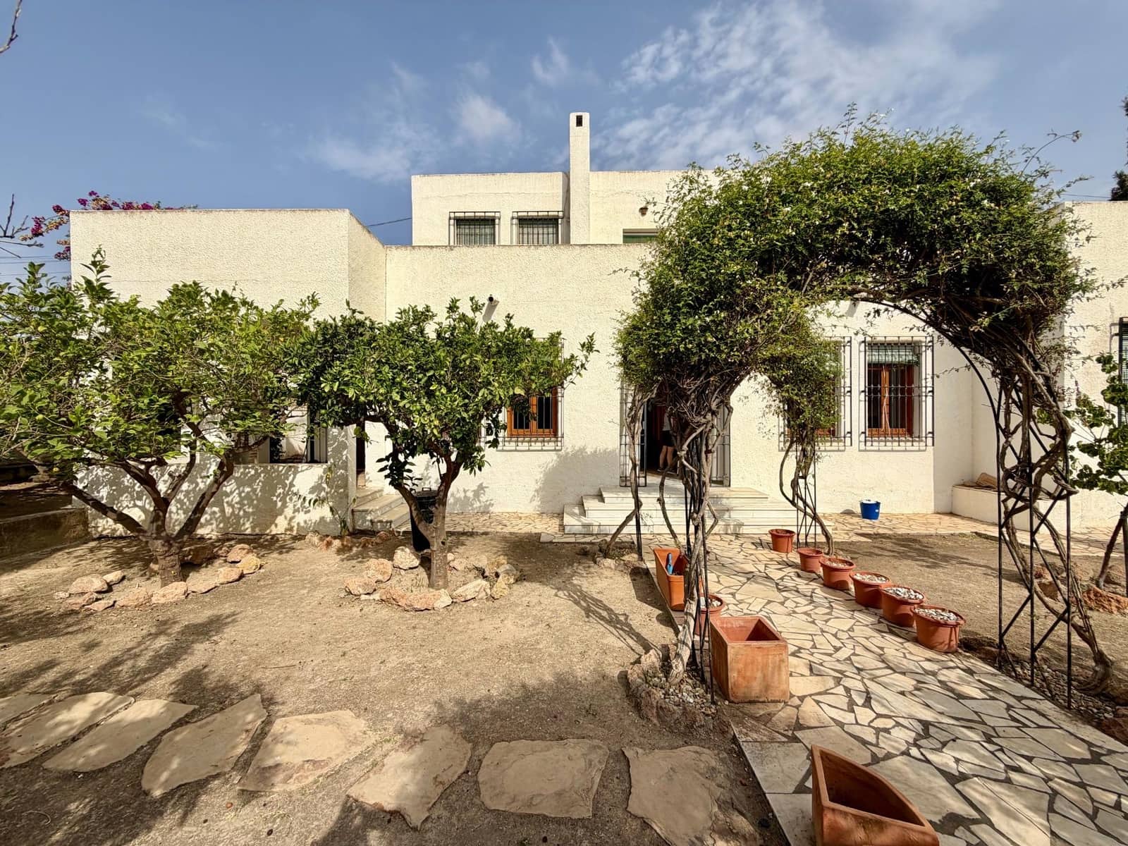 8 bedroom Villa for sale in Vera - € 399,900 (Ref: 9977436)