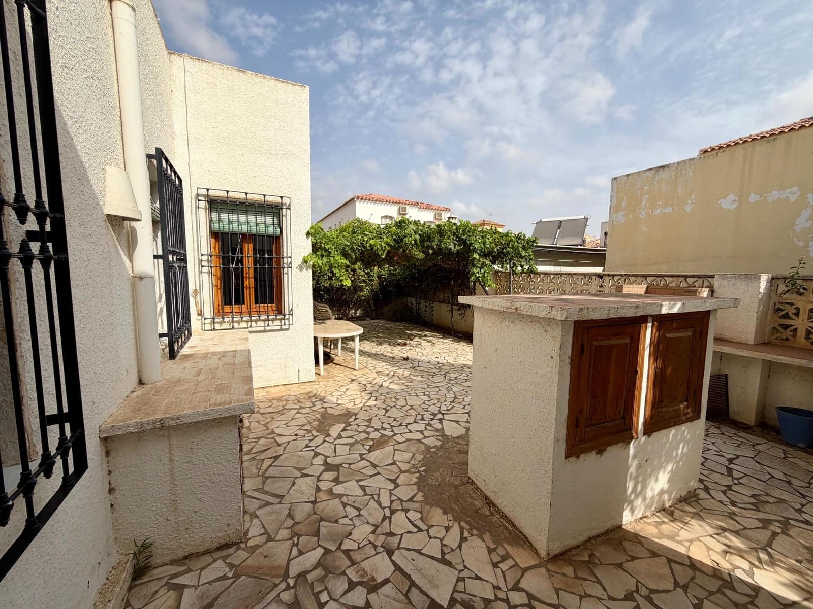8 bedroom Villa for sale in Vera - € 399,900 (Ref: 9977436)