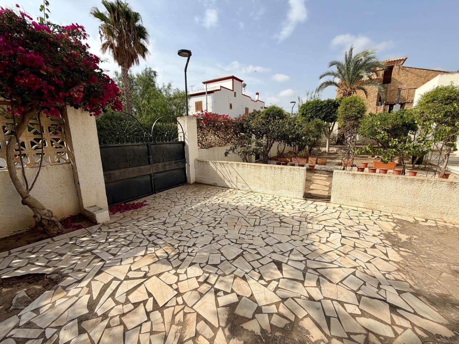 8 bedroom Villa for sale in Vera - € 399,900 (Ref: 9977436)