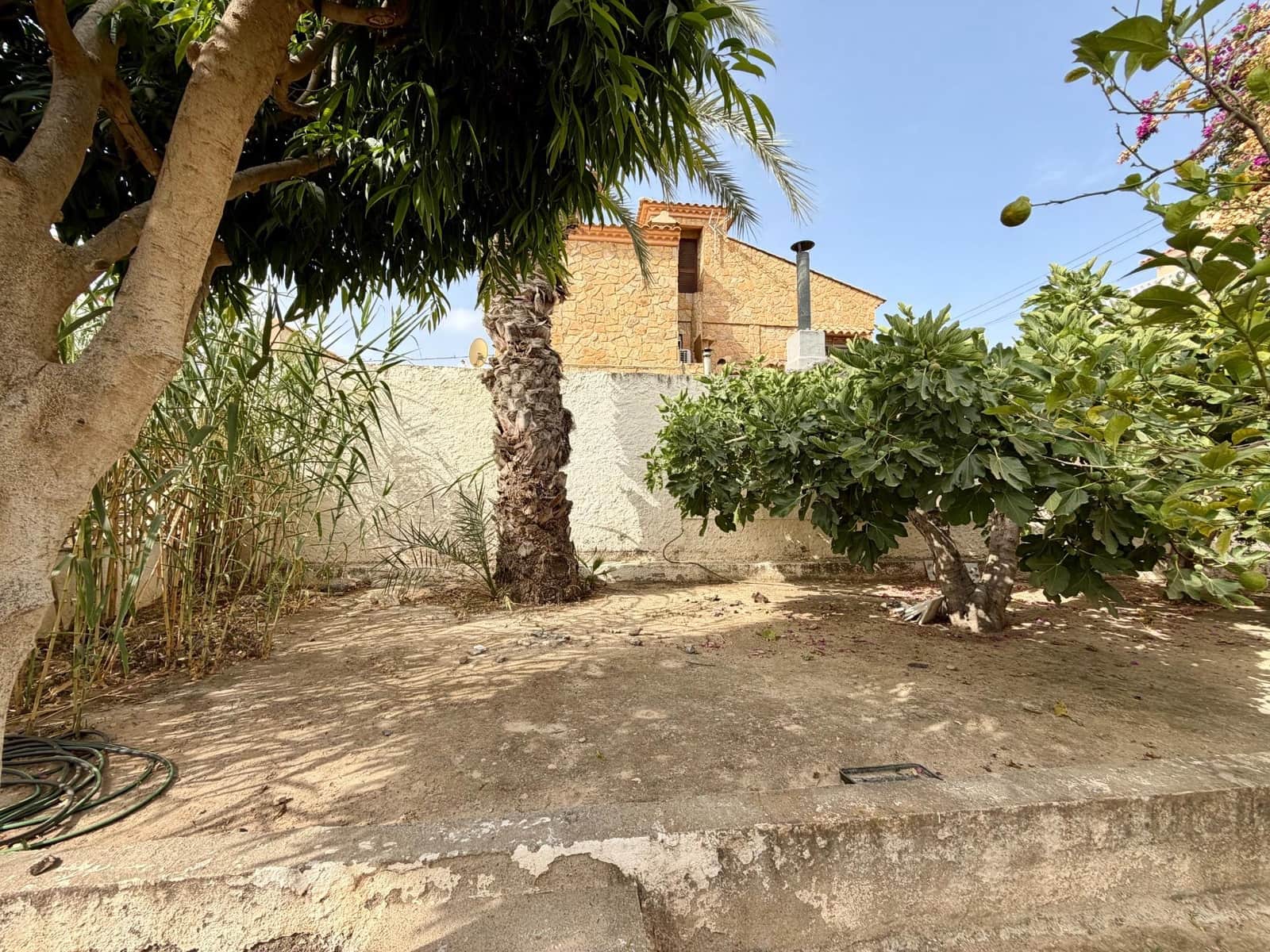 8 bedroom Villa for sale in Vera - € 399,900 (Ref: 9977436)