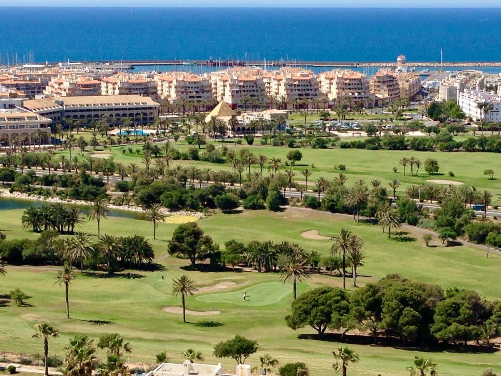 Apartamento de 1 habitación en Almerimar en venta con piscina garaje - 189.899 € (Ref: 9986973)