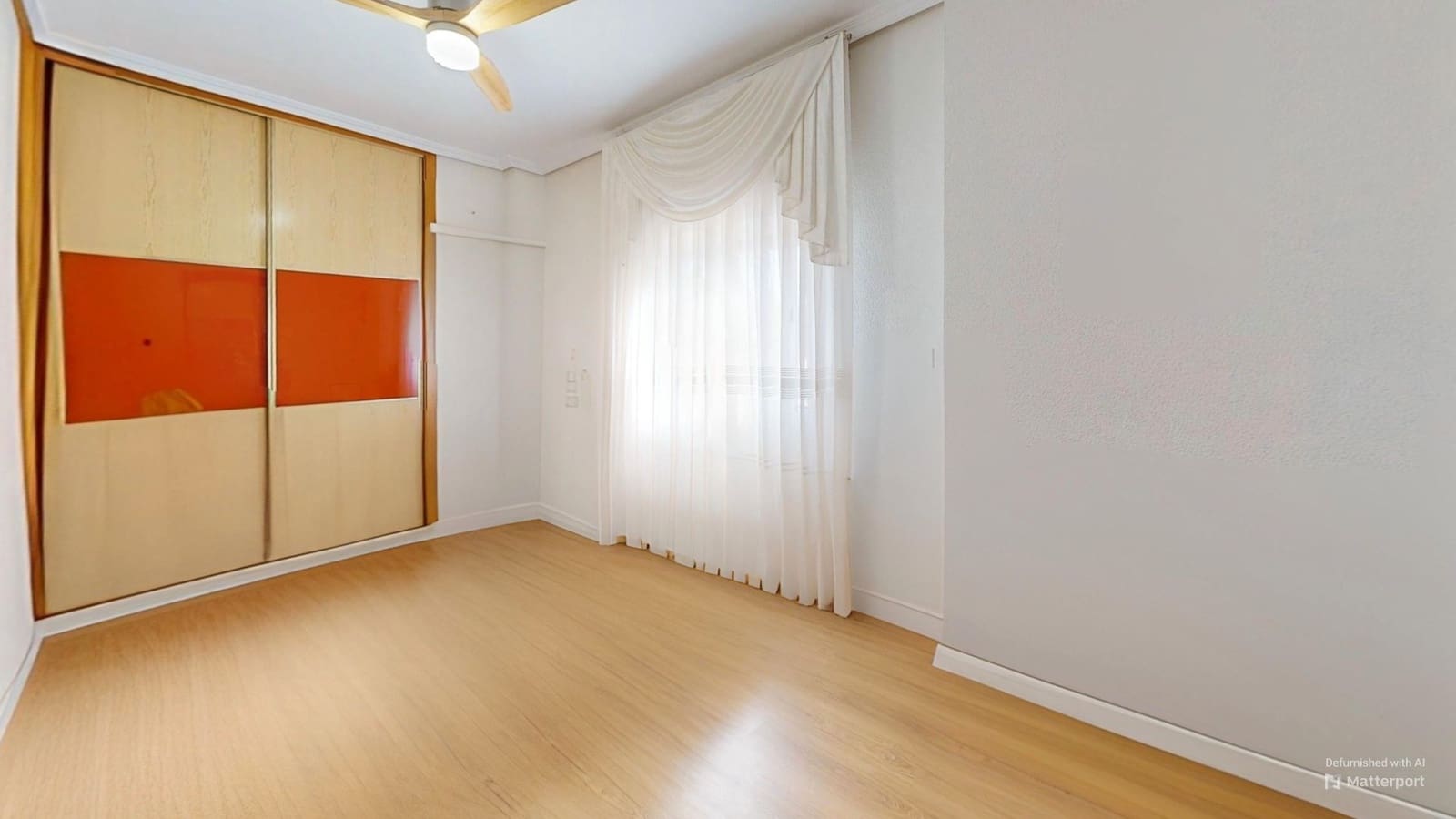 4 soveværelse Semi-Rækkehus til salg i El Campello med garage - € 299.000 (Ref: 8806757)