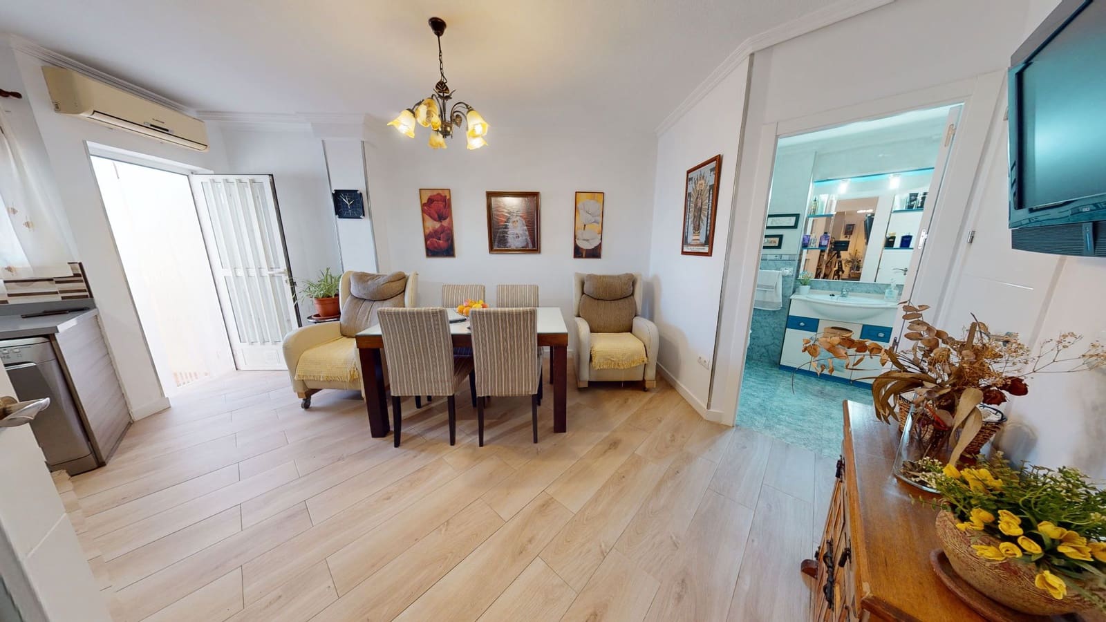 4 soveværelse Semi-Rækkehus til salg i El Campello med garage - € 299.000 (Ref: 8806757)