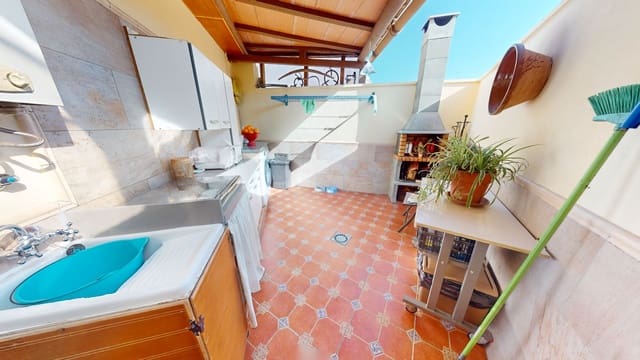 4 sovrum Semi-fristående Villa till salu i El Campello med garage - 299 000 € (Ref: 8806757)