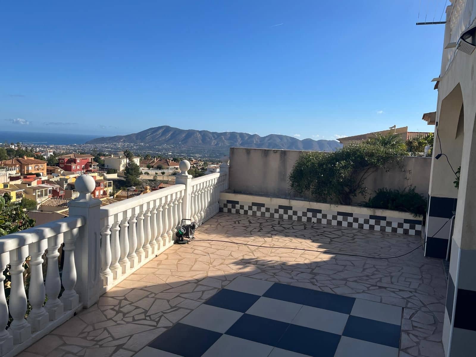 3 soverom Villa til salgs i La Nucia med svømmebasseng garasje - € 460 000 (Ref: 8806792)