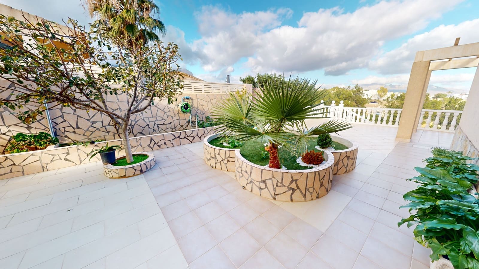 3 soverom Villa til salgs i La Nucia med svømmebasseng garasje - € 460 000 (Ref: 8806792)