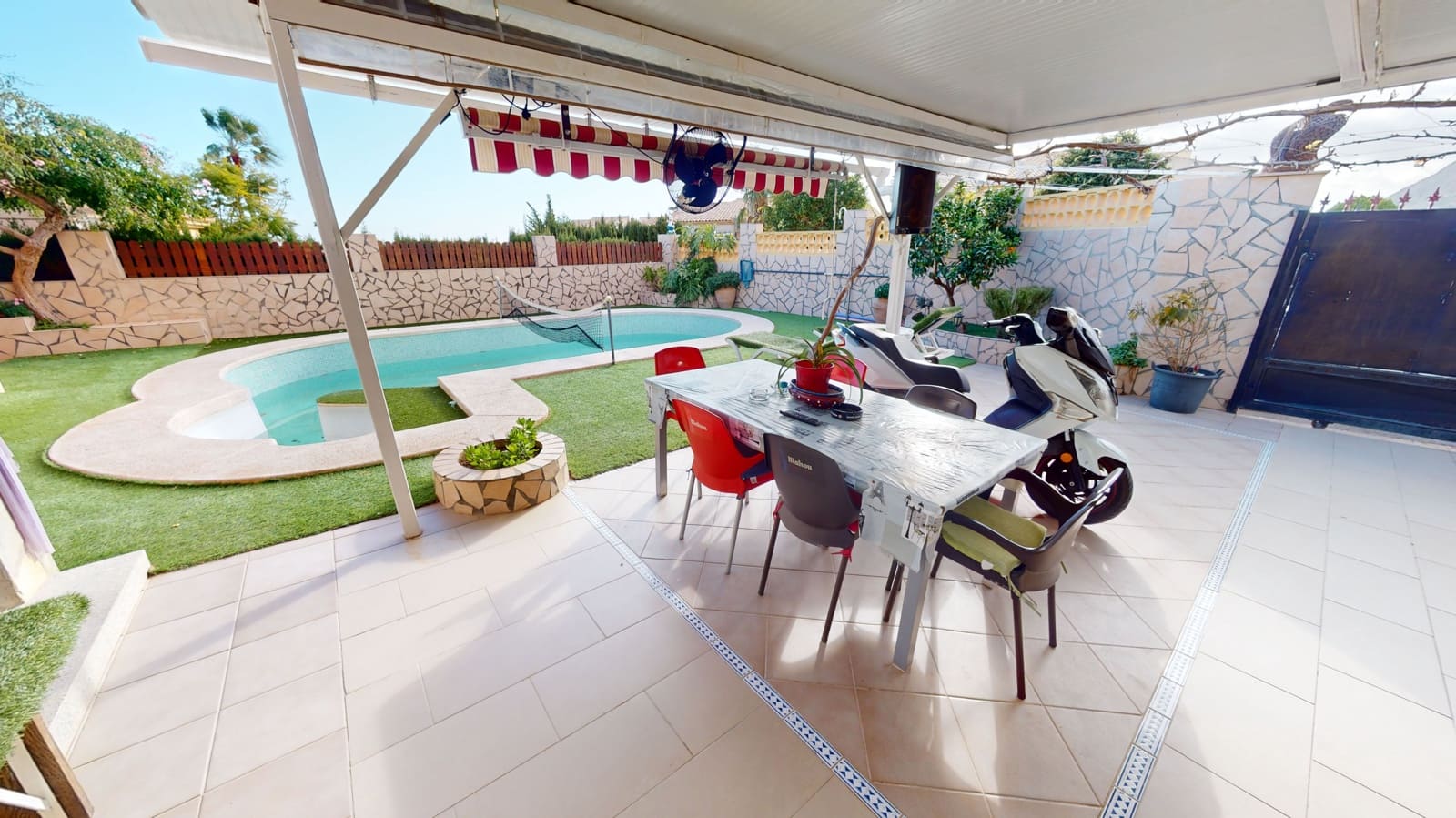 3 soverom Villa til salgs i La Nucia med svømmebasseng garasje - € 460 000 (Ref: 8806792)