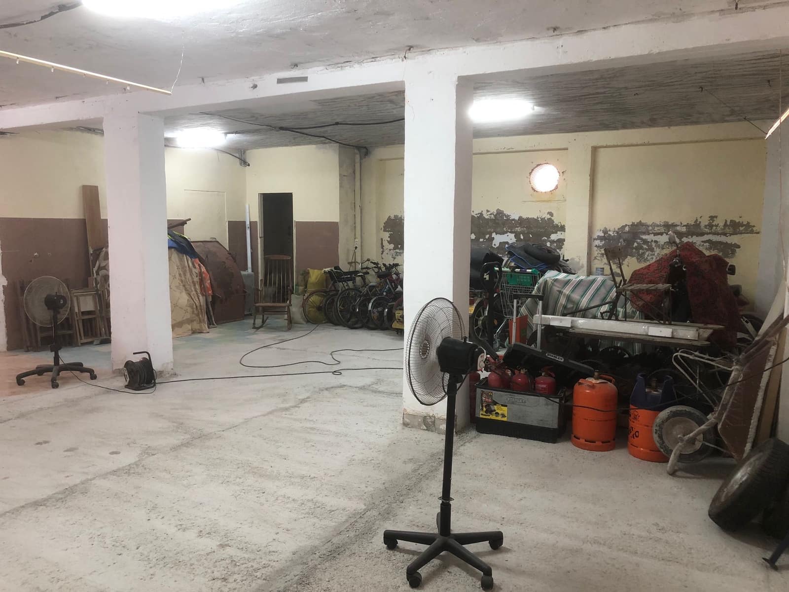 Erhverv til salg i El Campello - € 85.000 (Ref: 8806870)