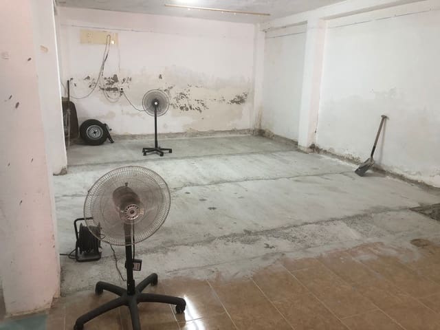 Kommersiell til salgs i El Campello - € 85 000 (Ref: 8806870)