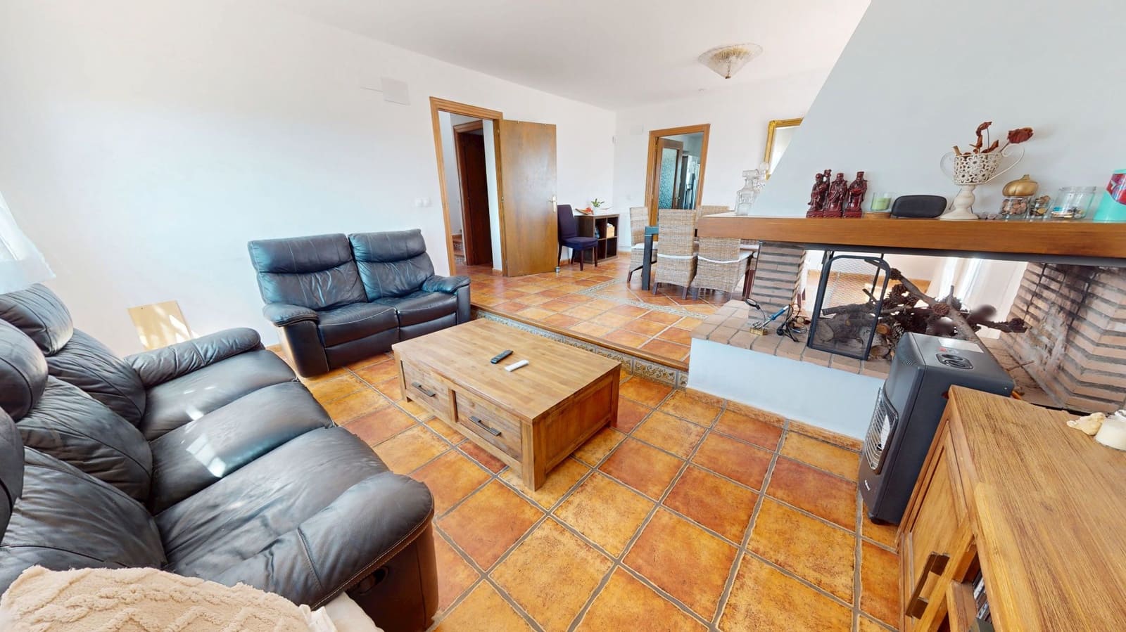 4 bedroom Villa for sale in Muchamiel / Mutxamel with garage - € 299,000 (Ref: 8981967)