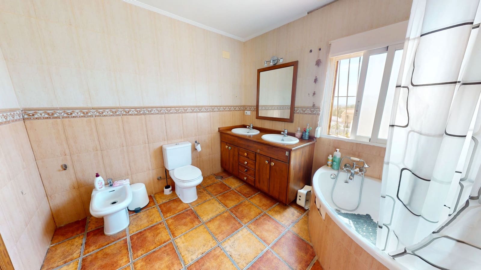 4 bedroom Villa for sale in Muchamiel / Mutxamel with garage - € 299,000 (Ref: 8981967)