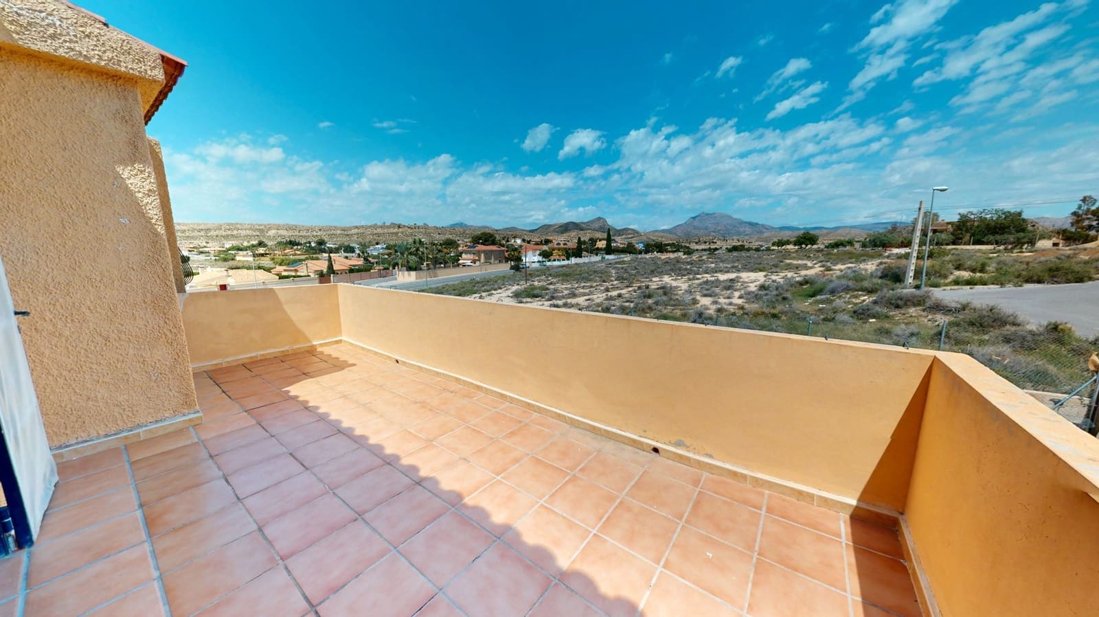 4 bedroom Villa for sale in Muchamiel / Mutxamel with garage - € 299,000 (Ref: 8981967)