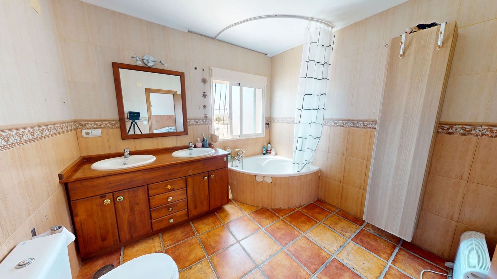 4 bedroom Villa for sale in Muchamiel / Mutxamel with garage - € 299,000 (Ref: 8981967)