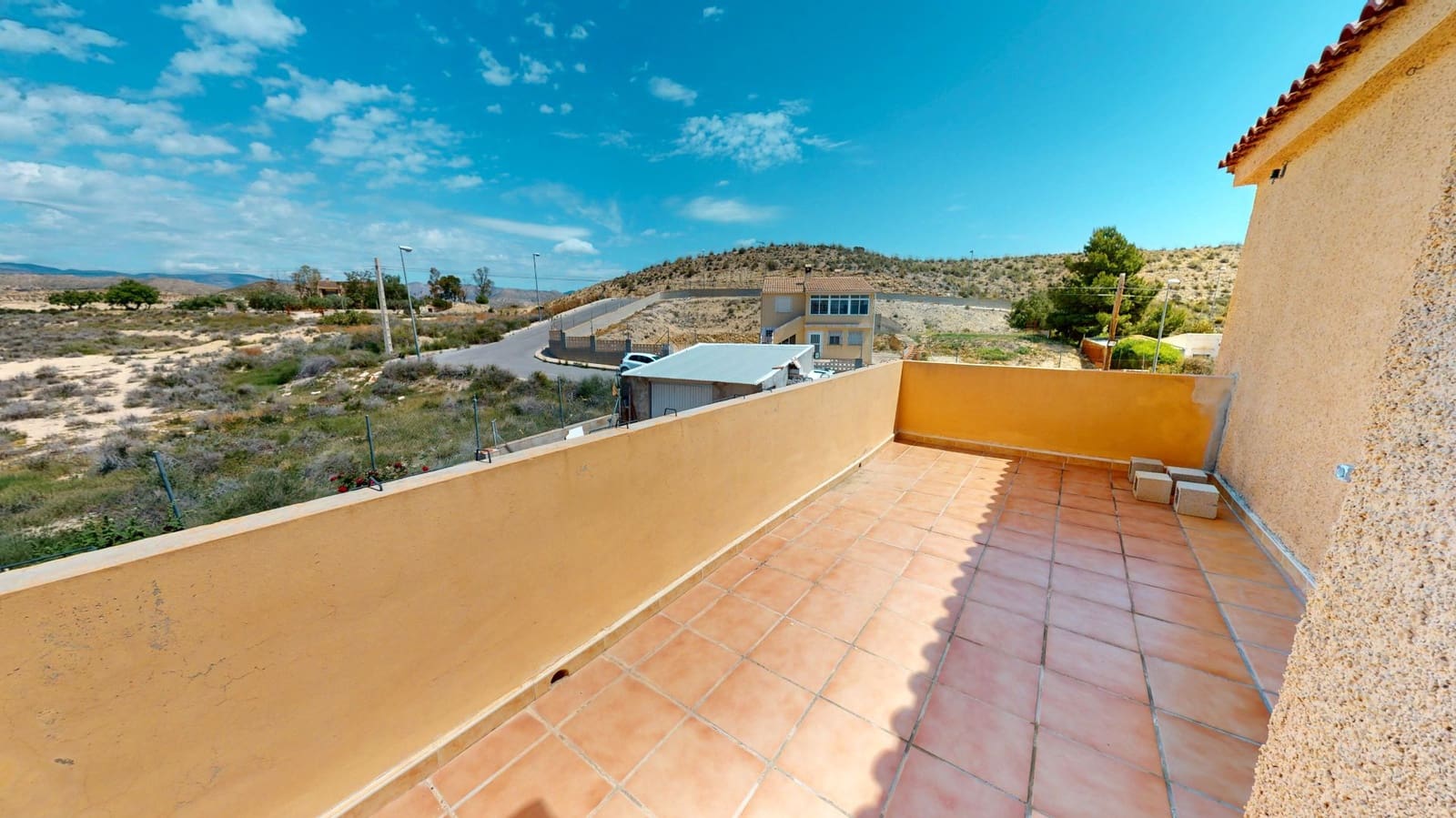 4 bedroom Villa for sale in Muchamiel / Mutxamel with garage - € 299,000 (Ref: 8981967)