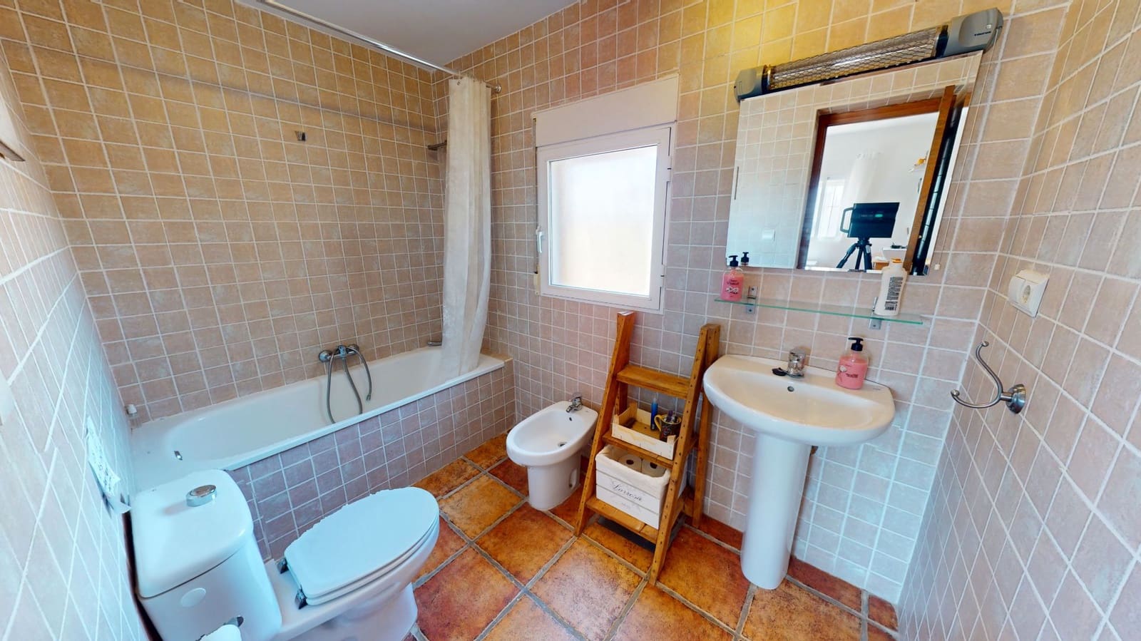 4 bedroom Villa for sale in Muchamiel / Mutxamel with garage - € 299,000 (Ref: 8981967)