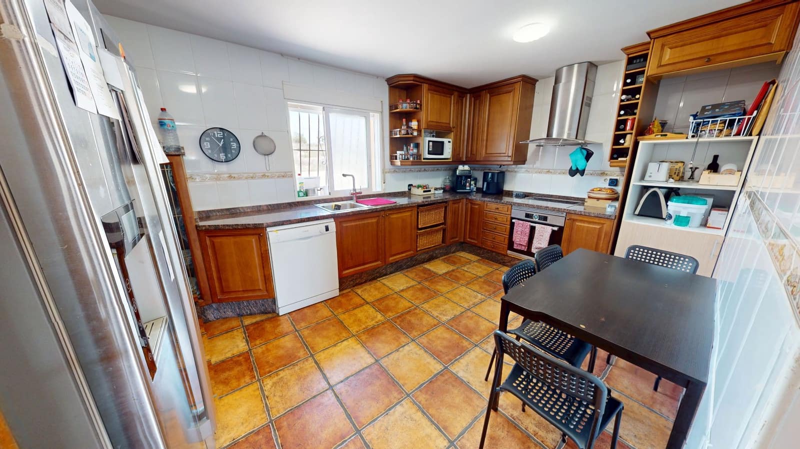 4 bedroom Villa for sale in Muchamiel / Mutxamel with garage - € 299,000 (Ref: 8981967)