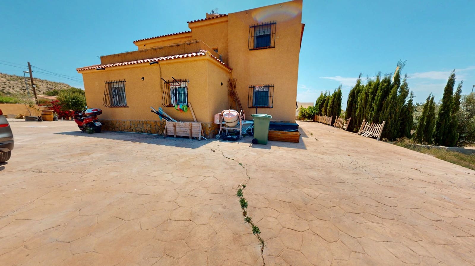 4 bedroom Villa for sale in Muchamiel / Mutxamel with garage - € 299,000 (Ref: 8981967)