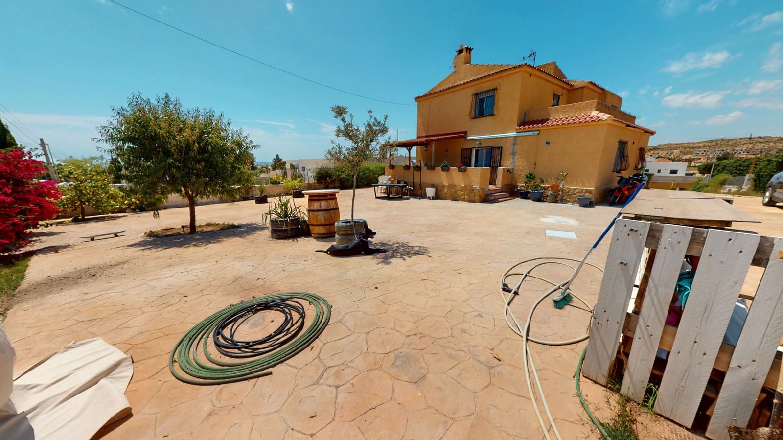 4 bedroom Villa for sale in Muchamiel / Mutxamel with garage - € 299,000 (Ref: 8981967)