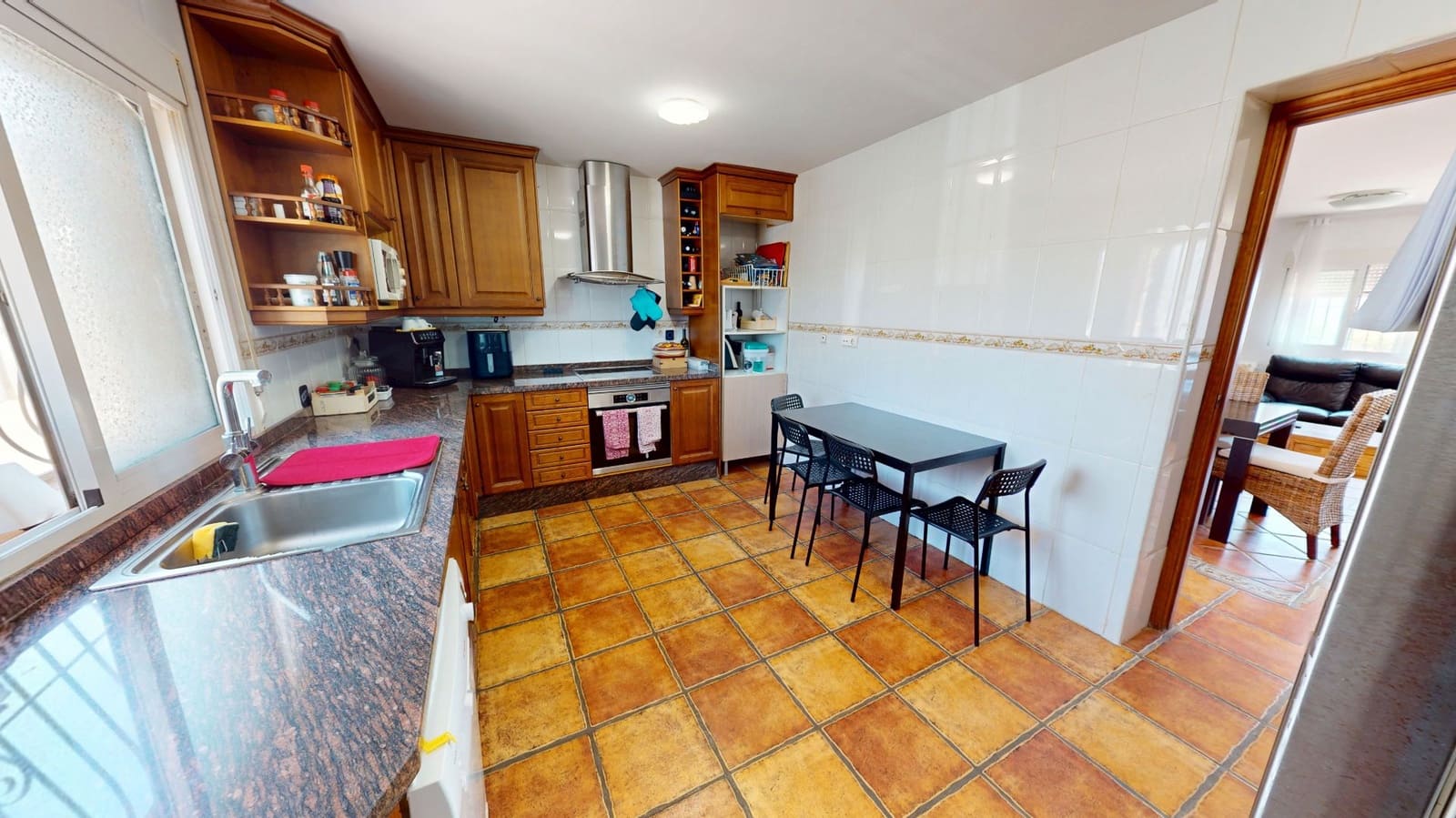 4 bedroom Villa for sale in Muchamiel / Mutxamel with garage - € 299,000 (Ref: 8981967)