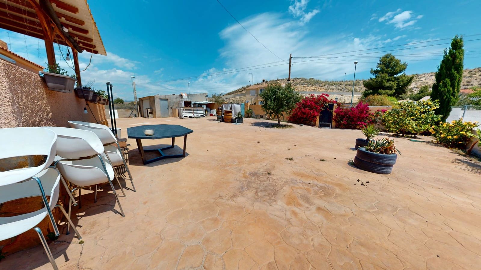 4 bedroom Villa for sale in Muchamiel / Mutxamel with garage - € 299,000 (Ref: 8981967)