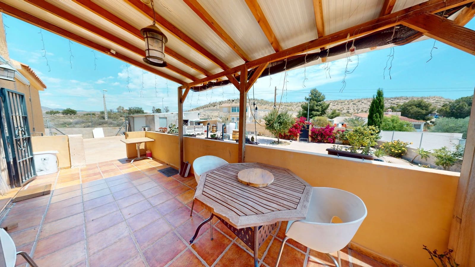 4 bedroom Villa for sale in Muchamiel / Mutxamel with garage - € 299,000 (Ref: 8981967)