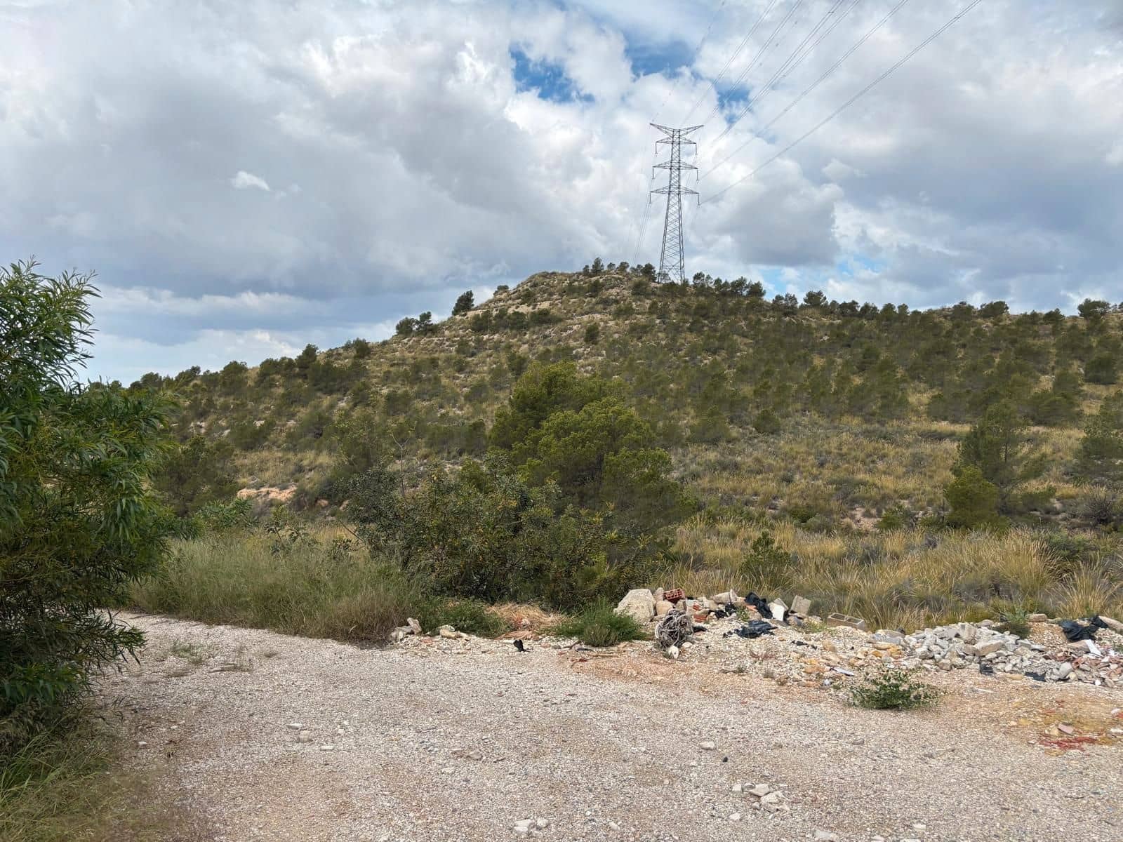 Ubebygd land til salgs i Busot - € 74 000 (Ref: 8990138)