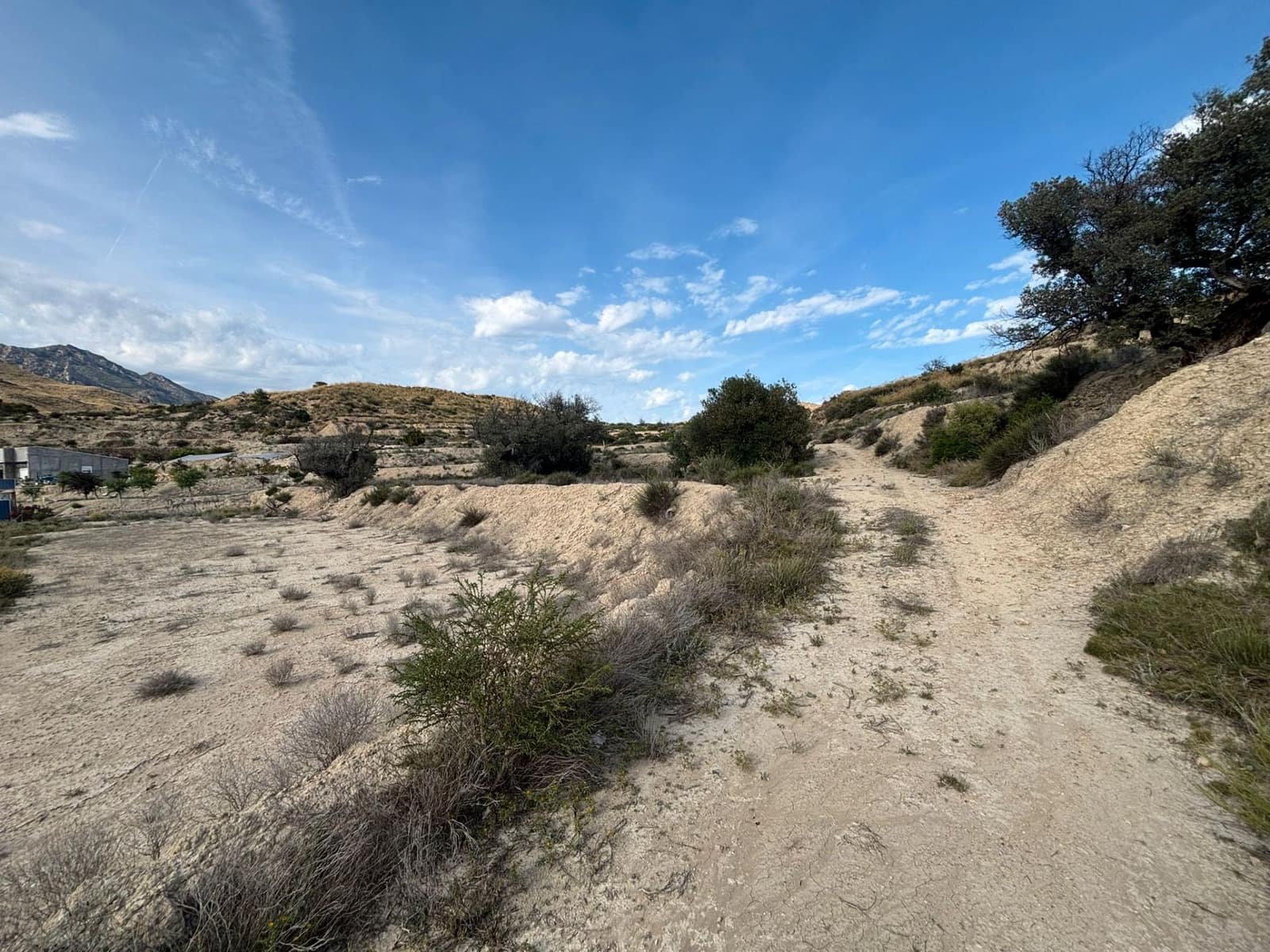 Ubebygd land til salgs i Busot - € 51 000 (Ref: 9031095)