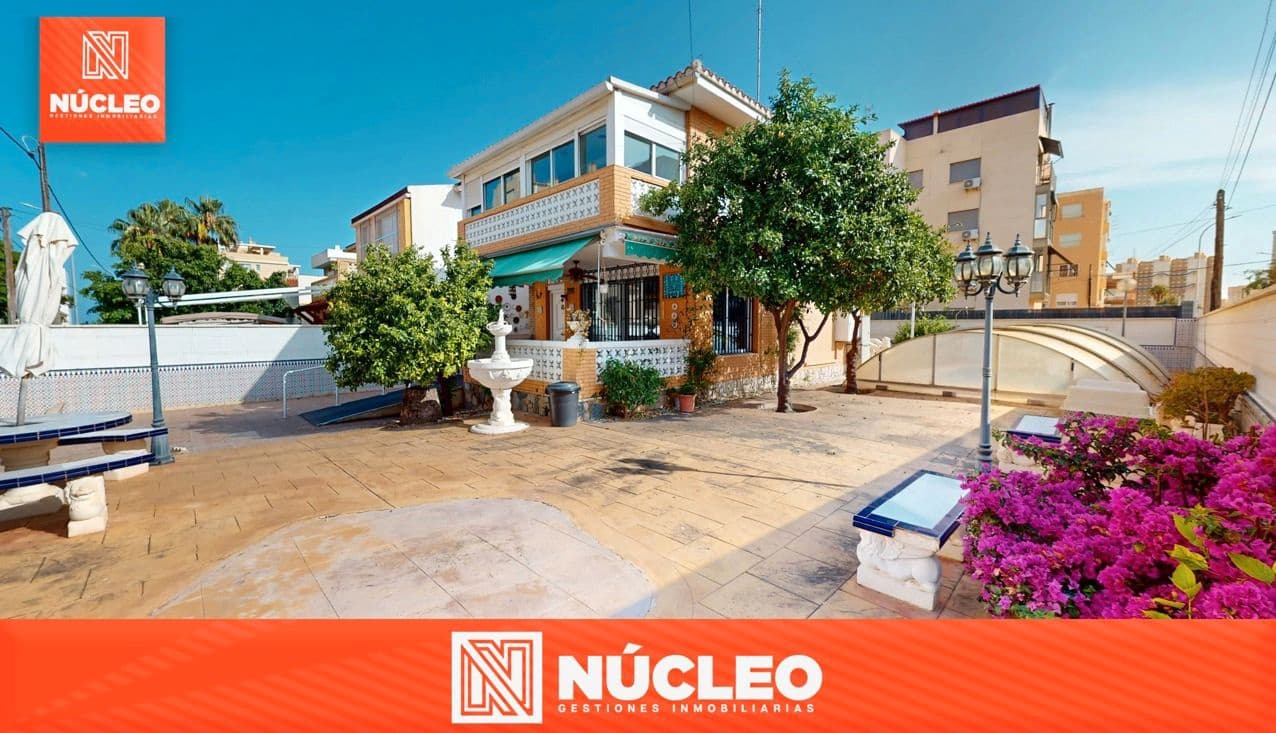 4 soverom Villa til salgs i El Campello med svømmebasseng garasje - € 530 000 (Ref: 9043917)