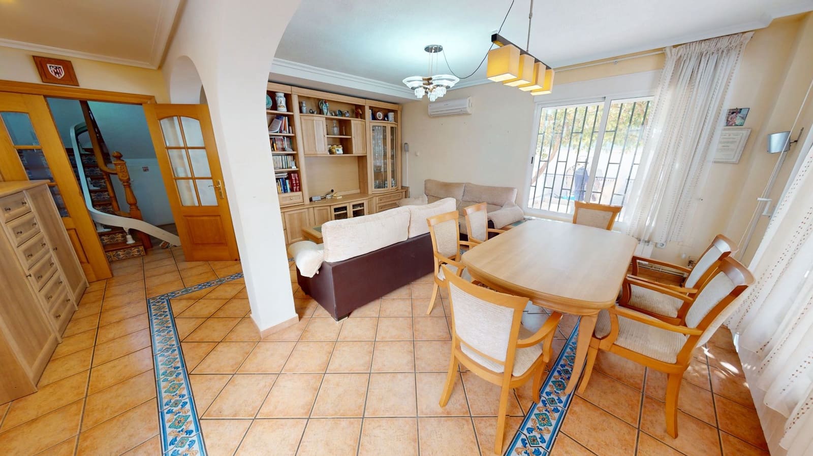 4 soverom Villa til salgs i El Campello med svømmebasseng garasje - € 530 000 (Ref: 9043917)