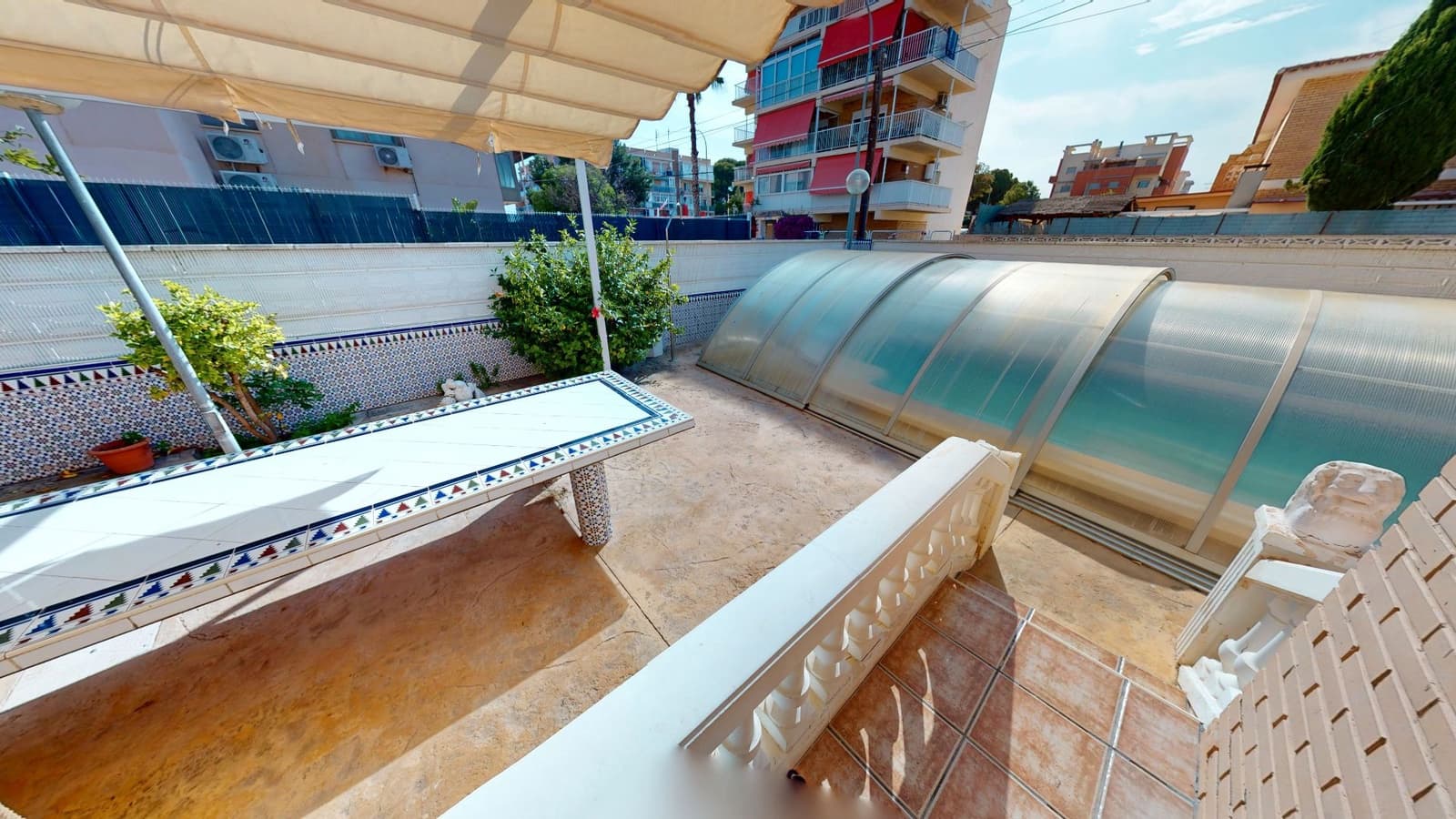 4 soverom Villa til salgs i El Campello med svømmebasseng garasje - € 530 000 (Ref: 9043917)